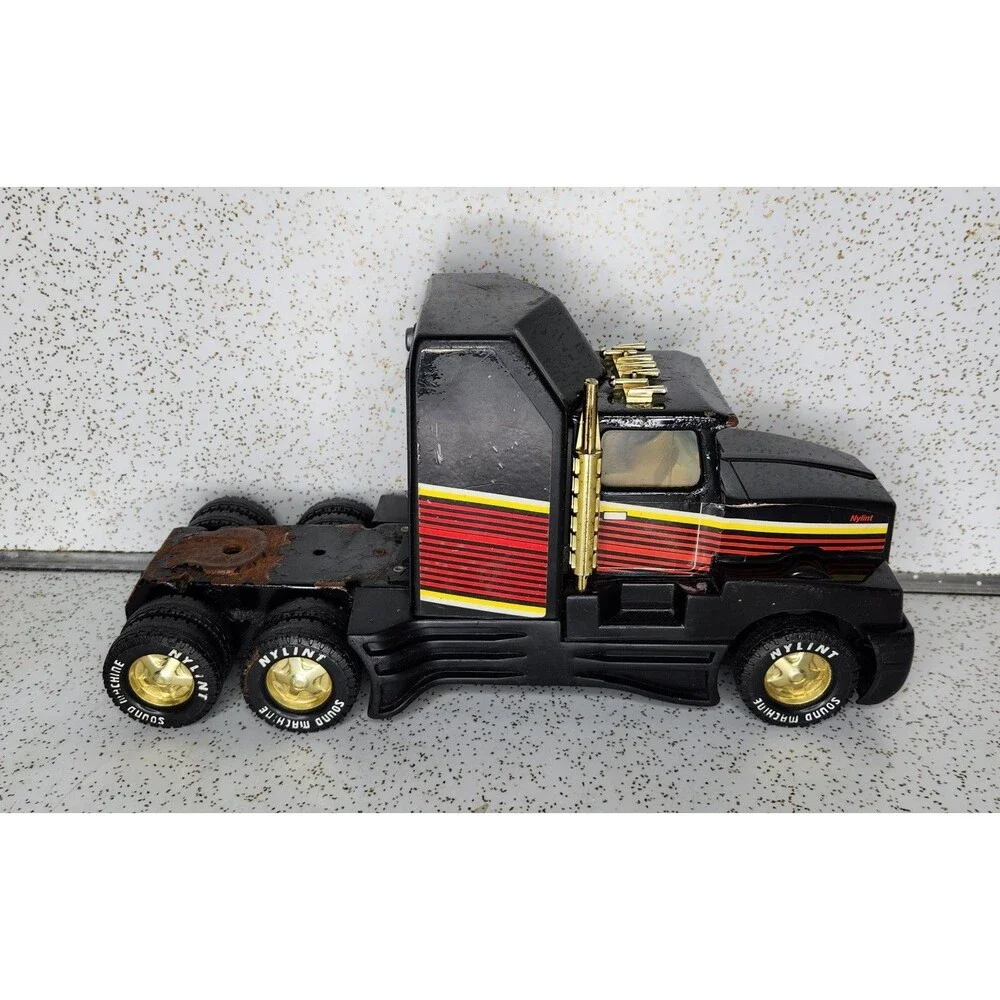 Nylint Sound Machine Road Rumbler Pressed Steel Semi Truck 89 Freightliner Works